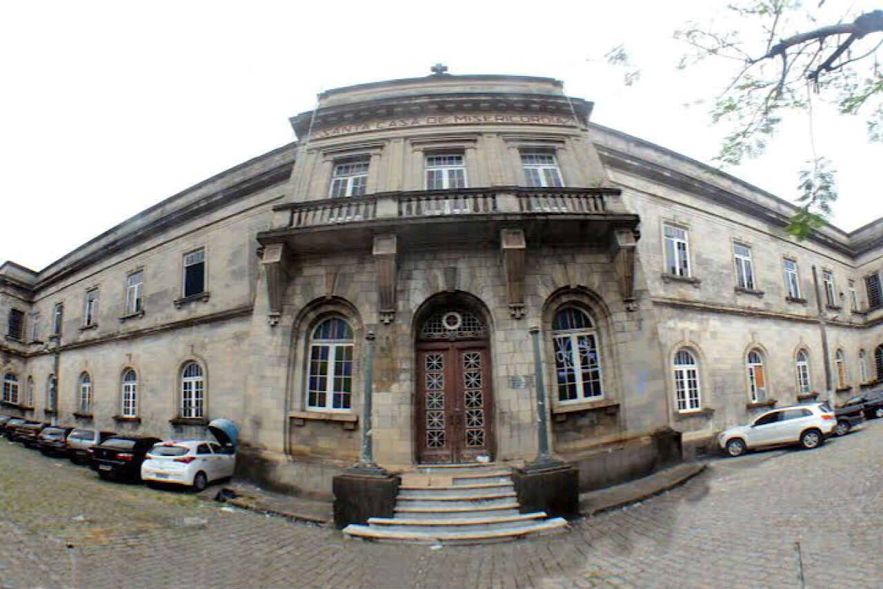 Prédio histórico da Santa Casa tem leilão marcado para esta quinta