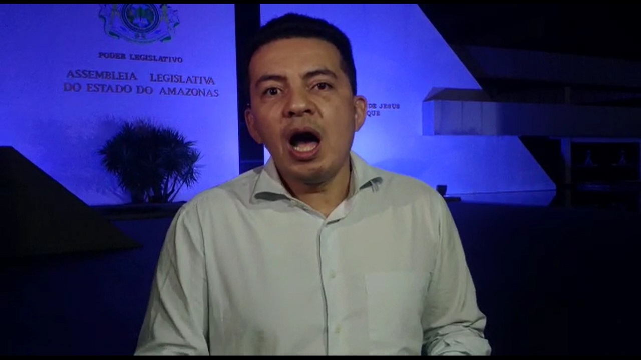 Delegado Péricles anuncia saída do PSL e diz que seguirá Bolsonaro em novo partido