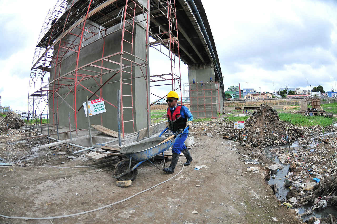 Obra na ponte do Educandos tem 20% de conclusão