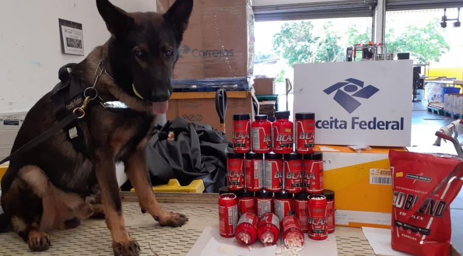 Receita Federal apreende 3,2 kg de cocaína pura em frascos de suplemento