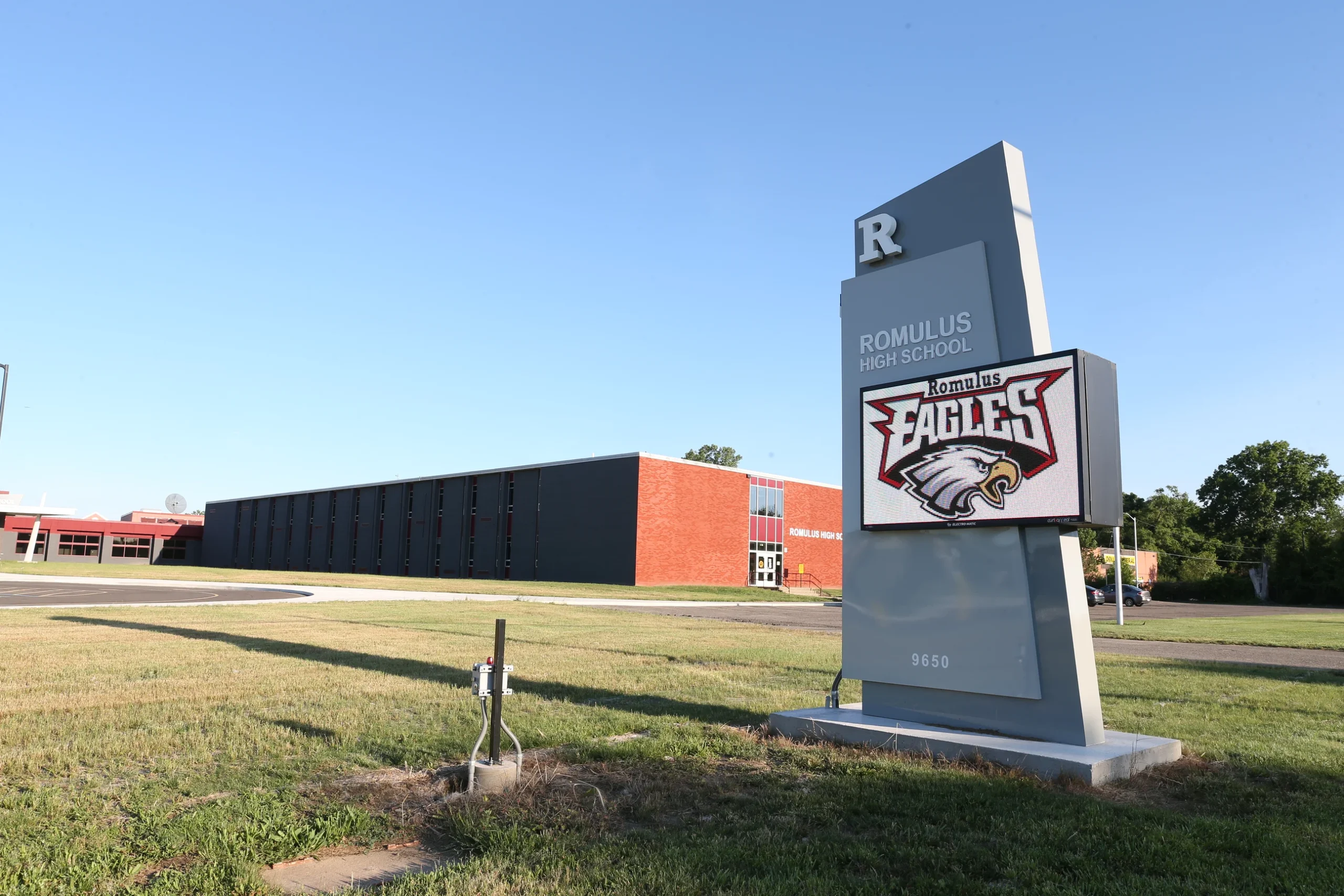 Romulus Highschool Outdoor LED Display