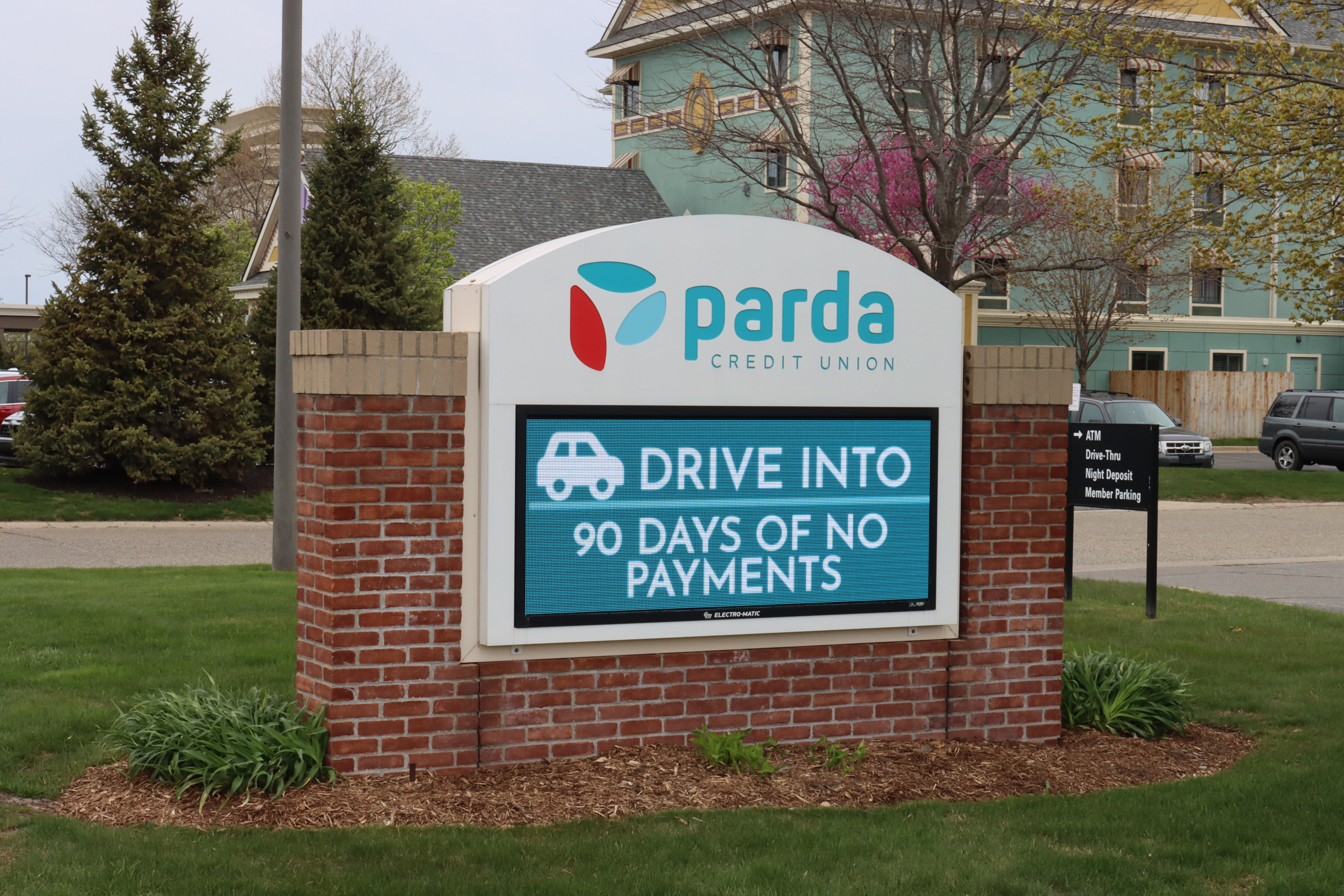 Parda Credit Union LED Display