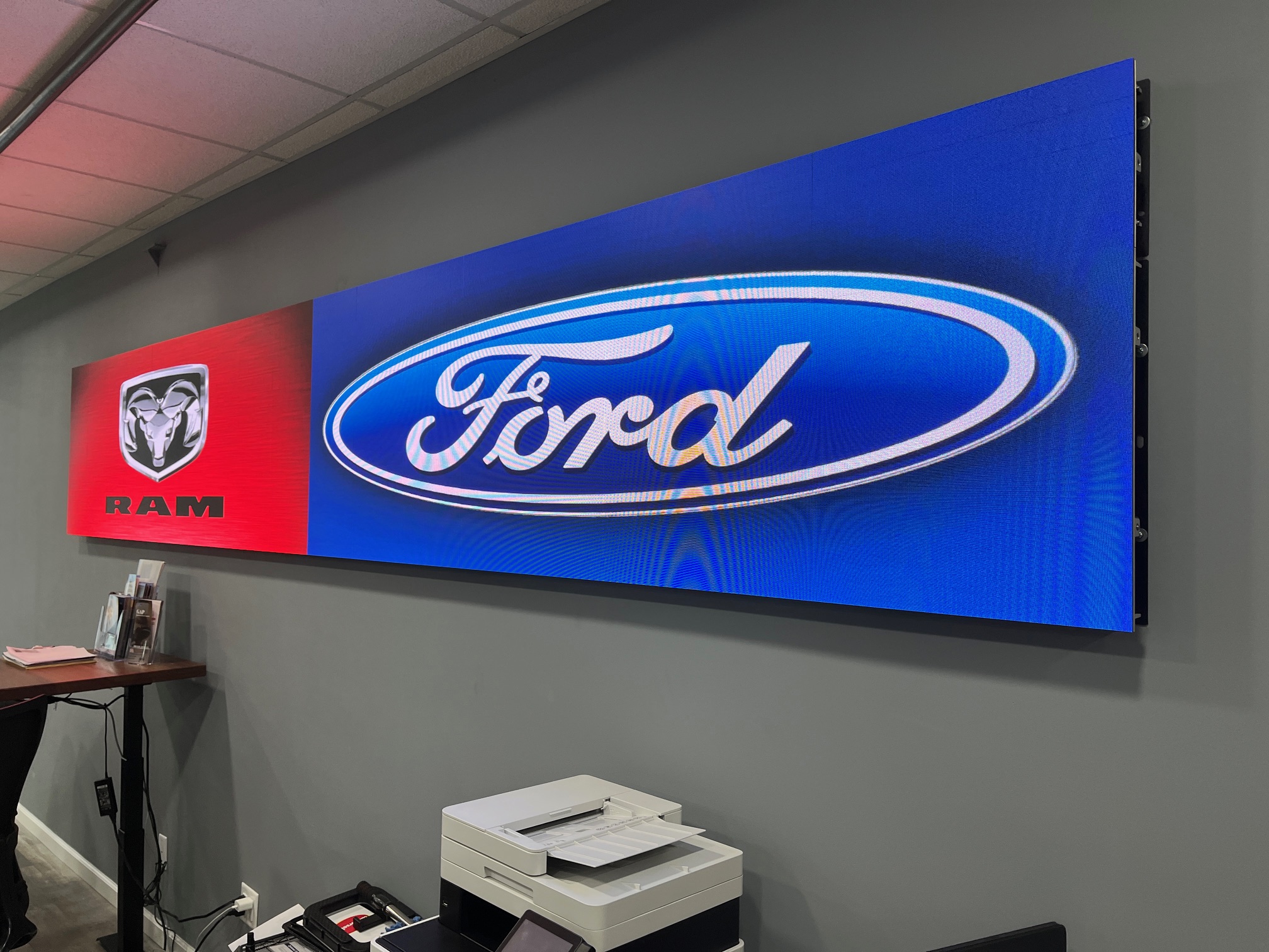 jj's auto indoor display