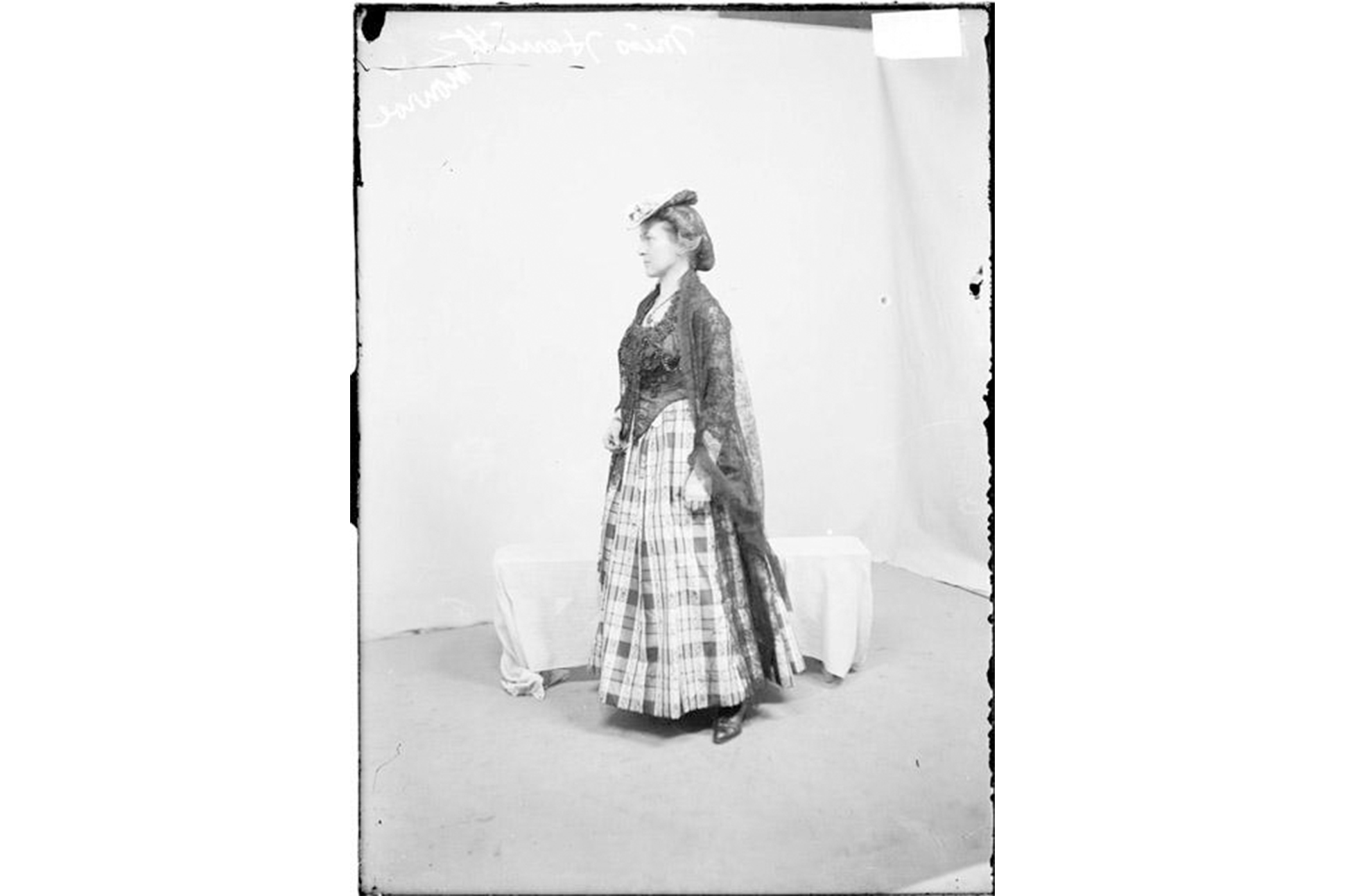 https://s3-us-east-2.amazonaws.com/cdn.poetryfoundation.org/content/images/995d679aa71e030dda7feb72124b05fb44146088.jpg