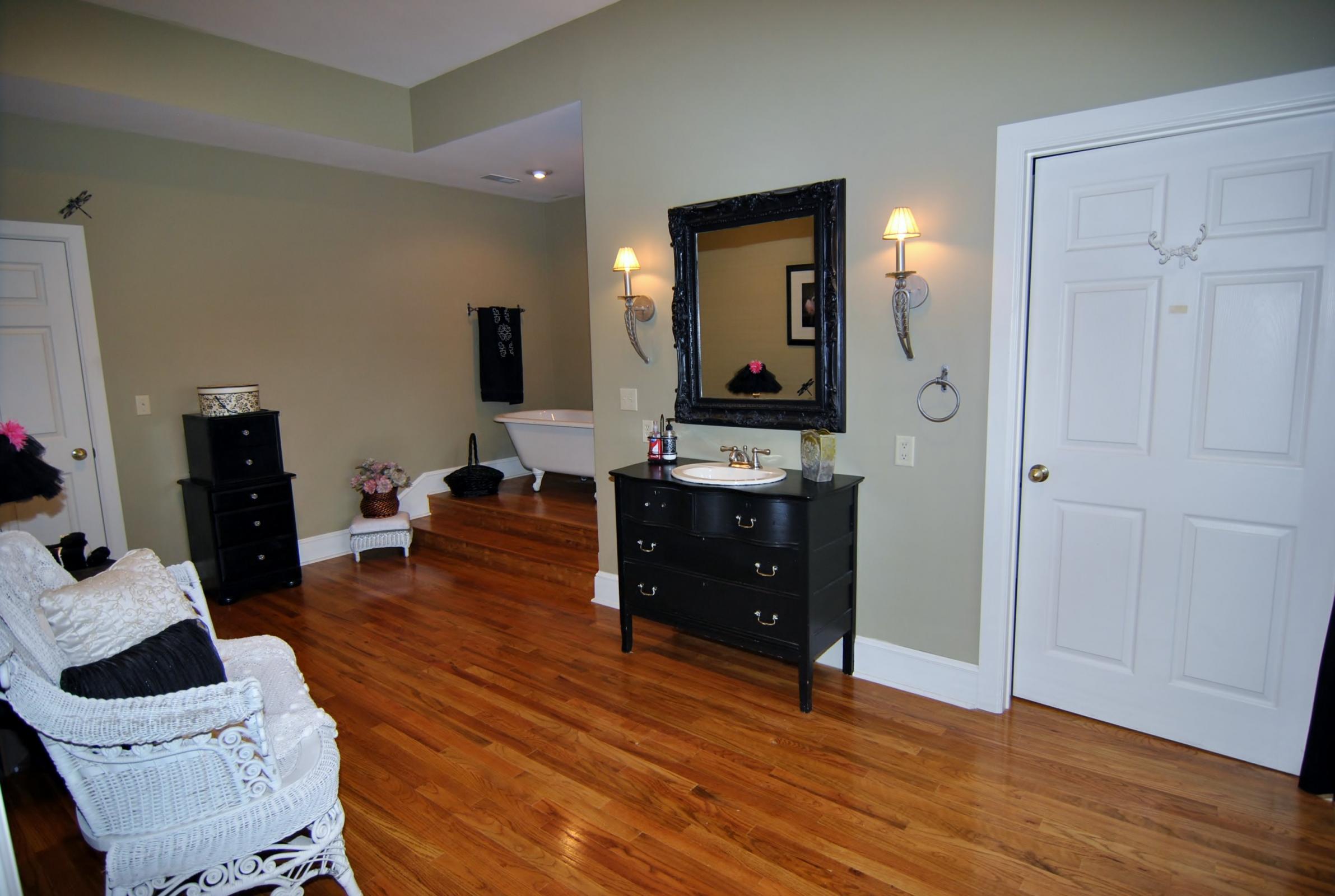 4733 Jones Chapel Road Cedar Hill, TN 37032