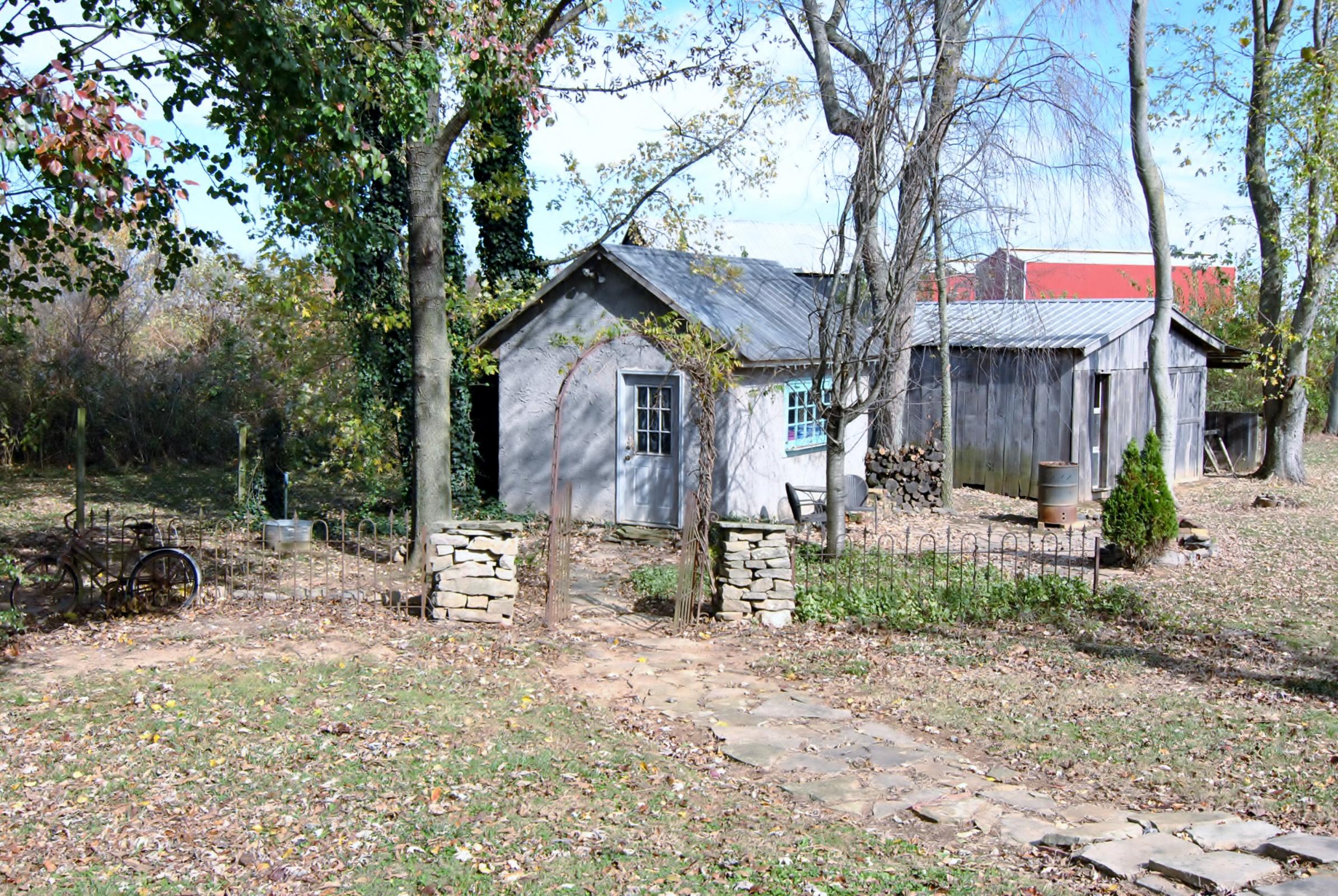 4733 Jones Chapel Road Cedar Hill, TN 37032