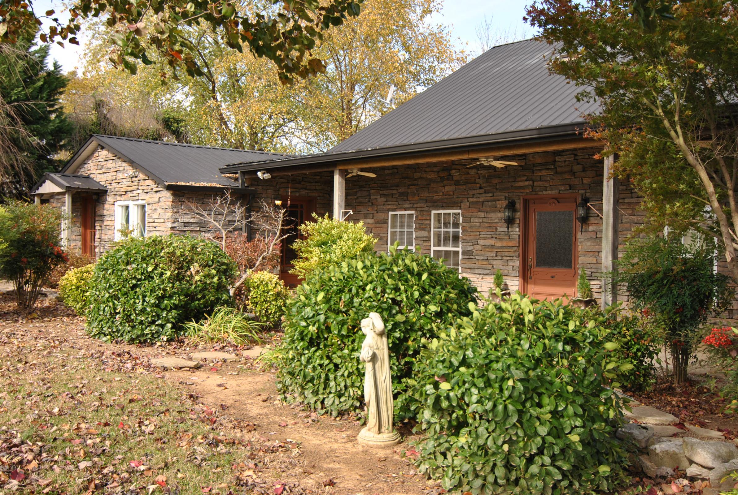 4733 Jones Chapel Road Cedar Hill, TN 37032