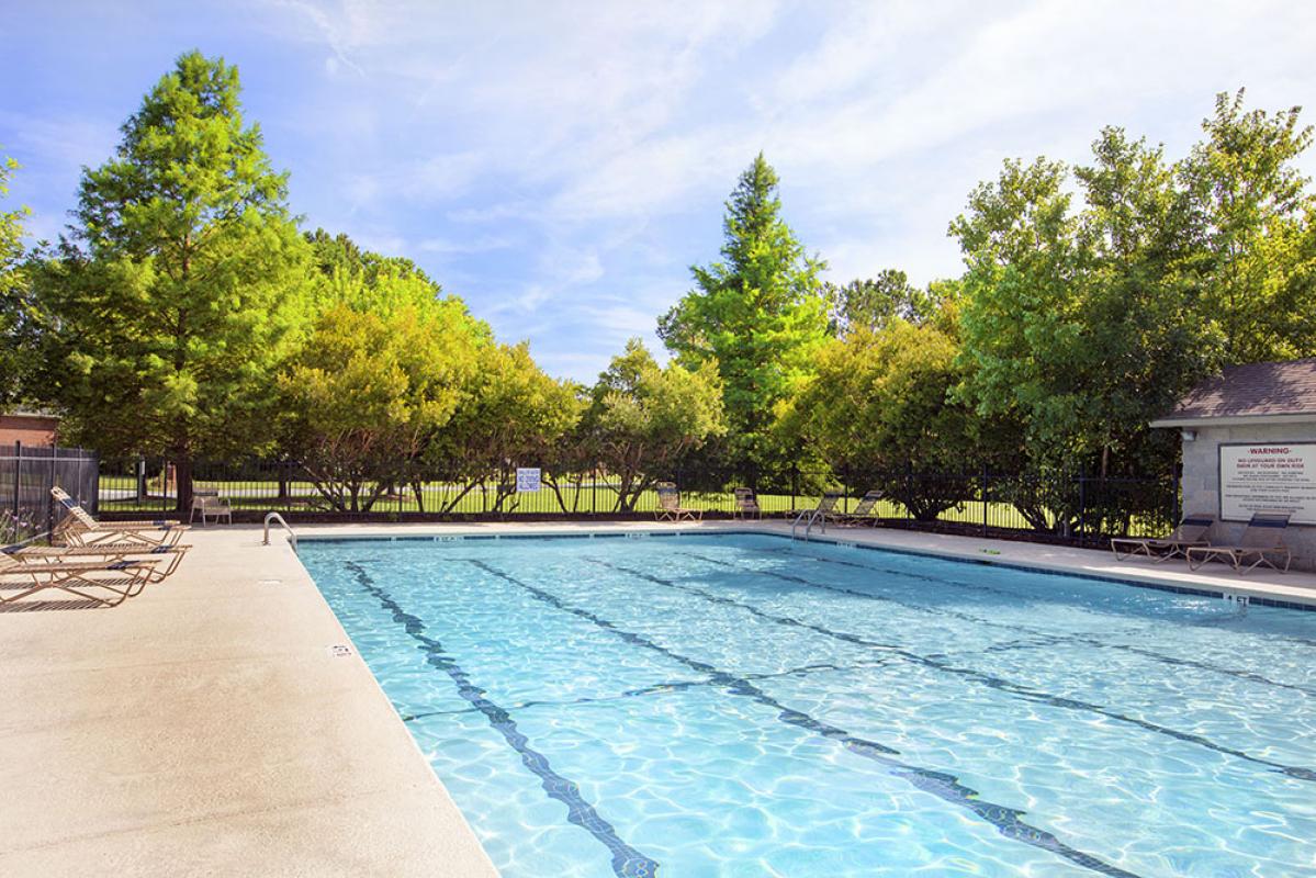 homes for sale in strathy hall richmond hill ga