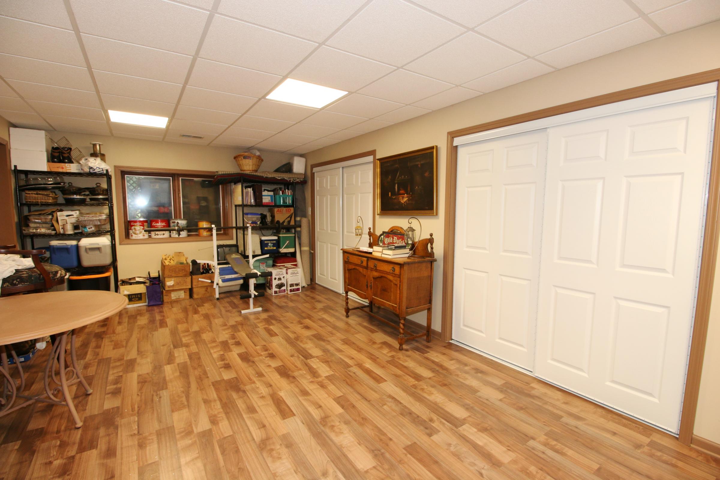 27331 W. Lakeview Dr S Lake Barrington, IL 60084