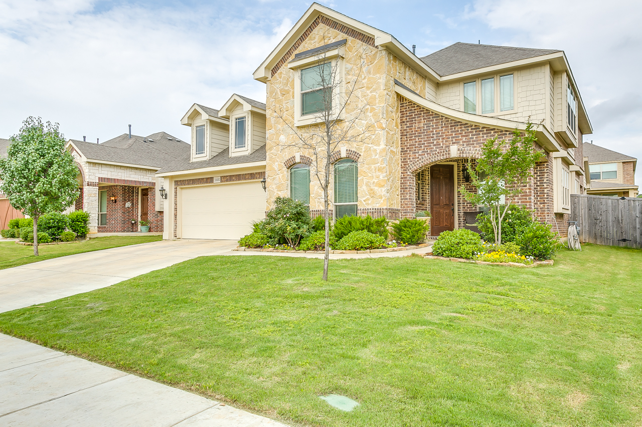 1181 Litchfield Lane Burleson, TX 76028