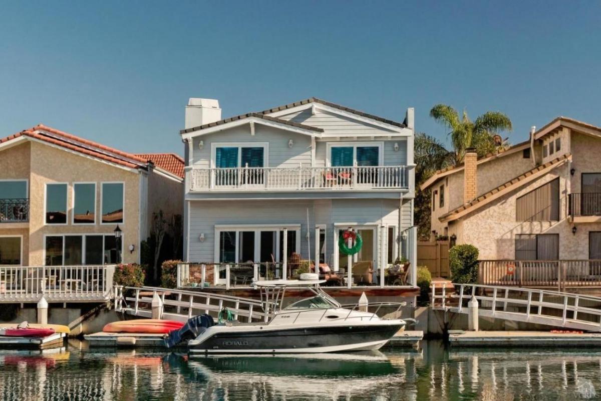 2045 Napoli Drive Oxnard, CA 93035