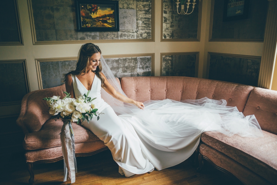 Romantic Blush & White Central Florida Wedding Romantic Blush & White Central Florida Wedding via TheELD.com
