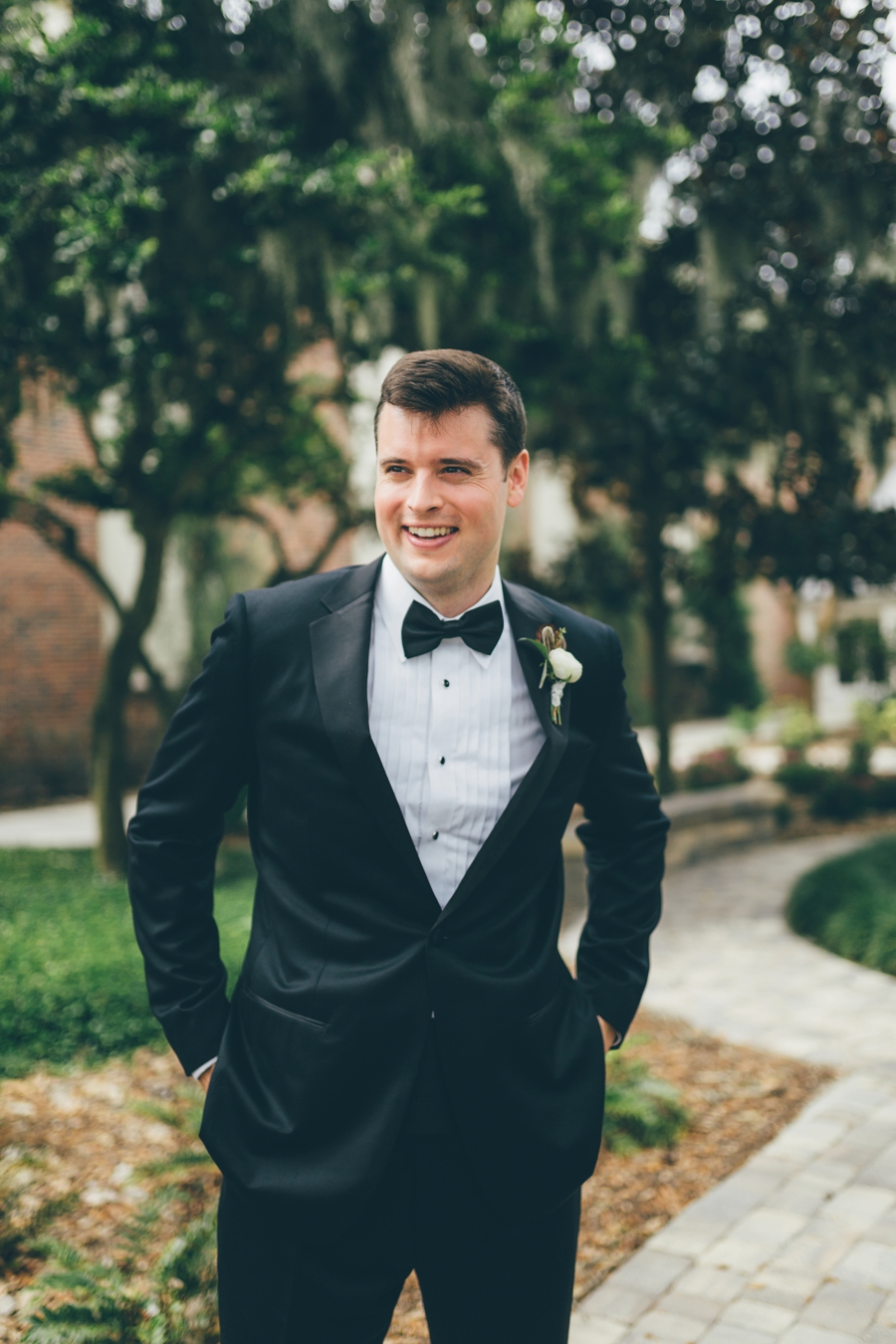 Romantic Blush & White Central Florida Wedding Romantic Blush & White Central Florida Wedding via TheELD.com