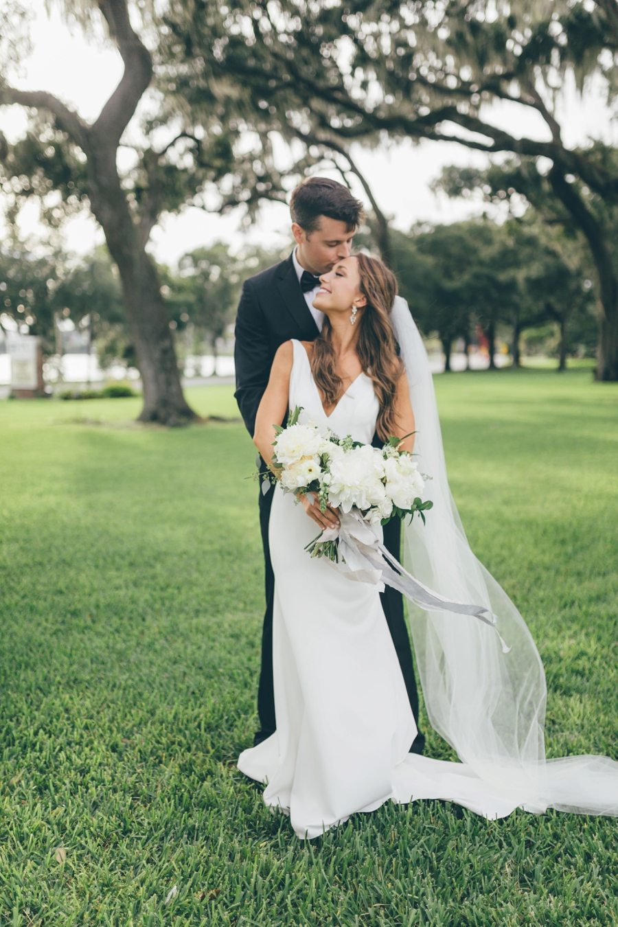 Romantic Blush & White Central Florida Wedding Romantic Blush & White Central Florida Wedding via TheELD.com