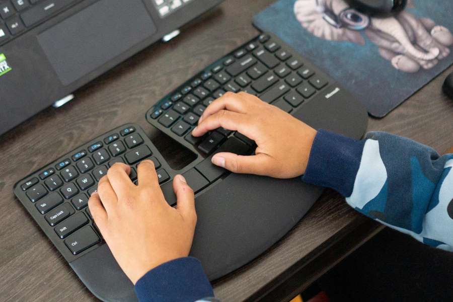 Best Ergonomic Keyboards Types and Features
