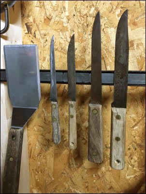 Knives on the homestead, types of knives for different uses, knife types, best knife for the job, homesteading