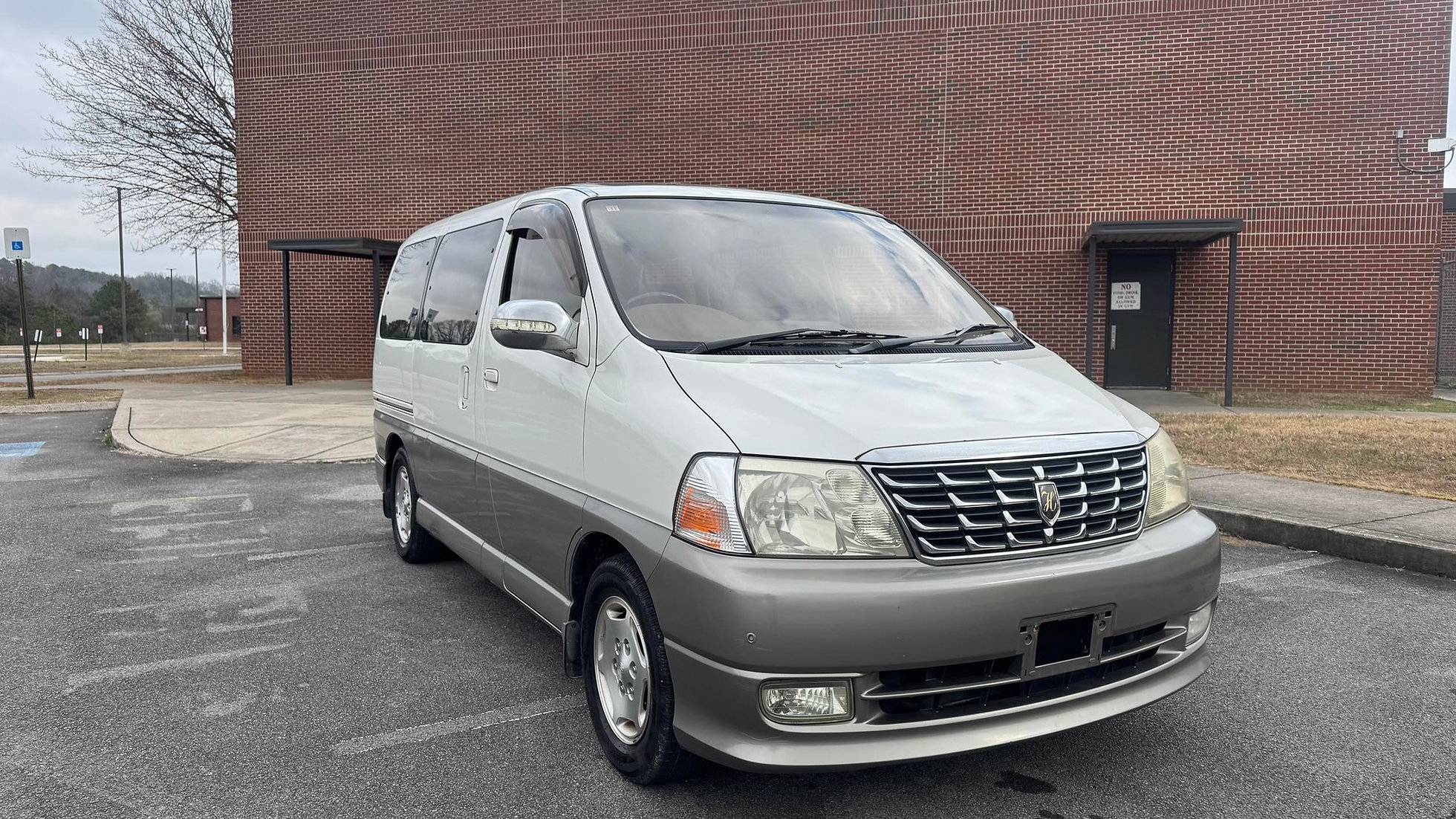 2000 Toyota Grand Hiace JDM car for sale
