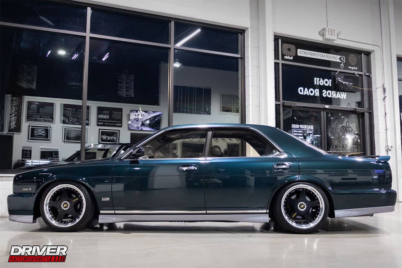 1993 Nissan Gloria JDM car for sale — photo 7 of 10