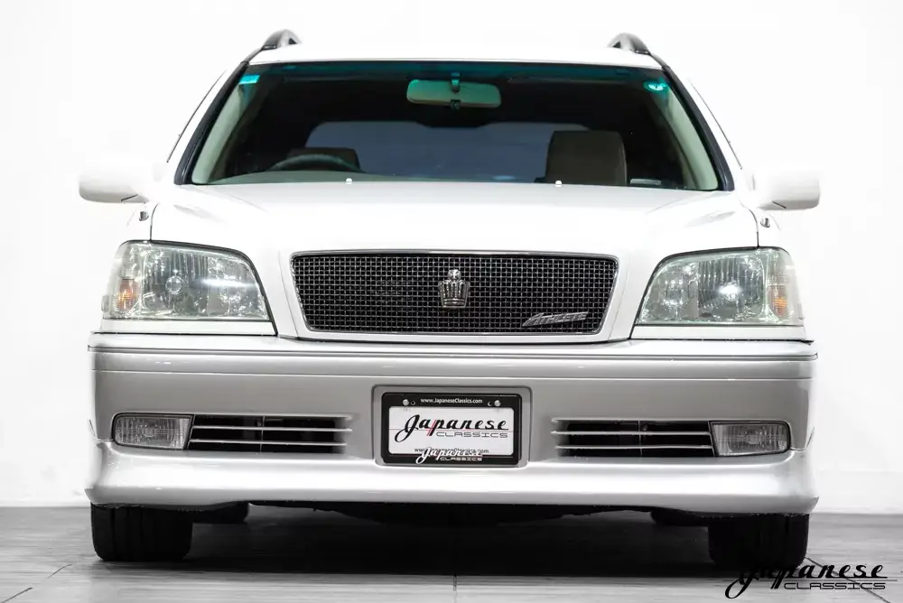 2001 Toyota Crown JDM car for sale — photo 2 of 10