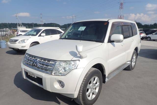2009 Mitsubishi Pajero JDM car for sale — photo 2 of 10