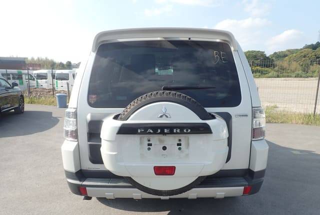 2009 Mitsubishi Pajero JDM car for sale — photo 5 of 10