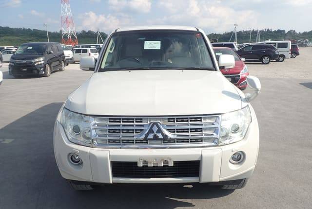 2009 Mitsubishi Pajero JDM car for sale — photo 9 of 10