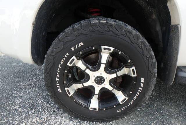 2009 Toyota Hilux Surf JDM car for sale — photo 10 of 10