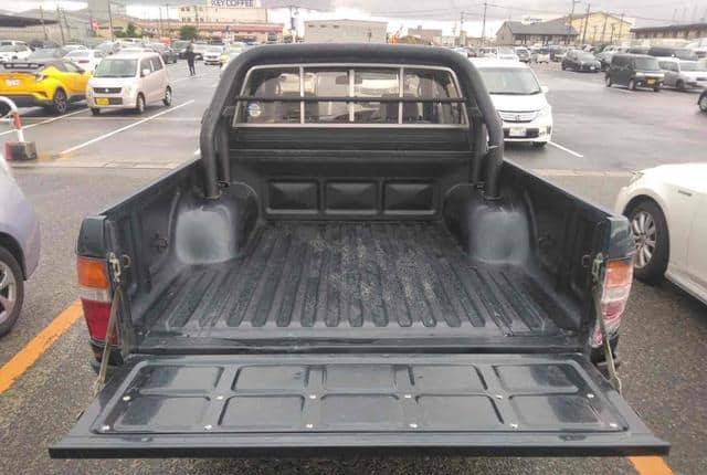 1996 Toyota Hilux — photo 6