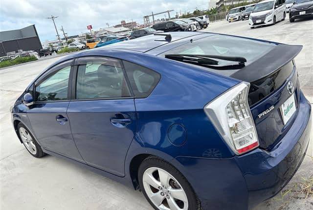 2010 Toyota Prius — photo 3