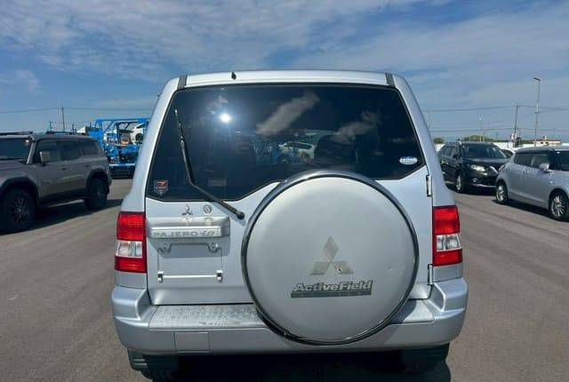 2006 Mitsubishi Pajero JDM car for sale — photo 5 of 10