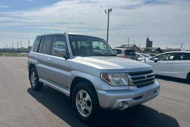 2006 Mitsubishi Pajero JDM car for sale — photo 8 of 10