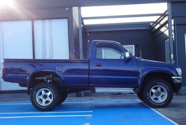 2004 Toyota Hilux JDM car for sale — photo 7 of 10
