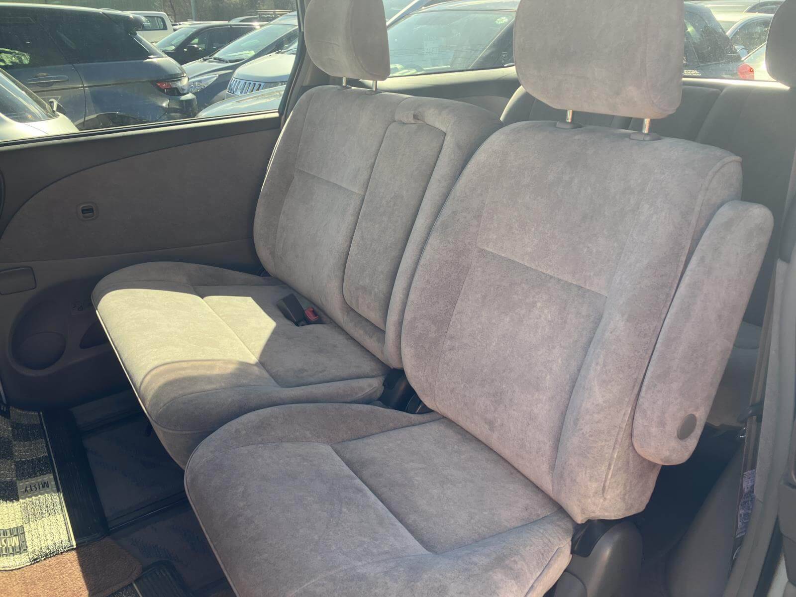 Toyota Estima JDM car for sale — photo 9 of 10