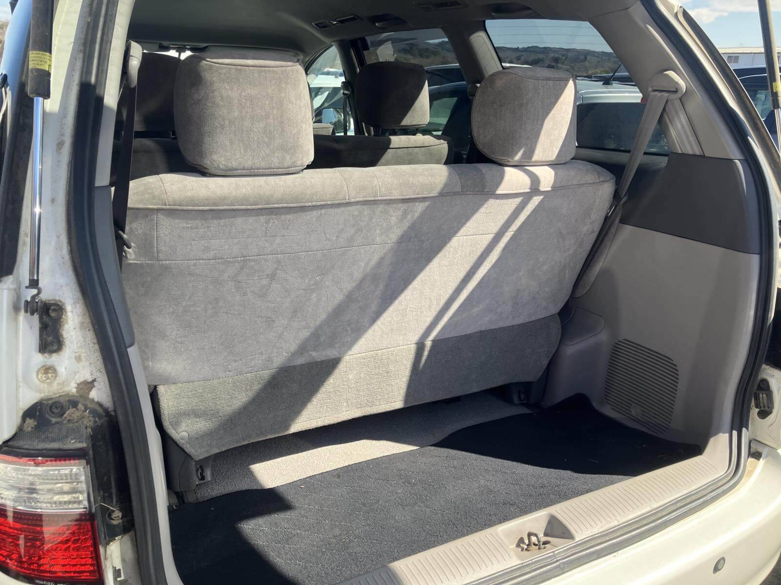 Toyota Estima JDM car for sale — photo 10 of 10