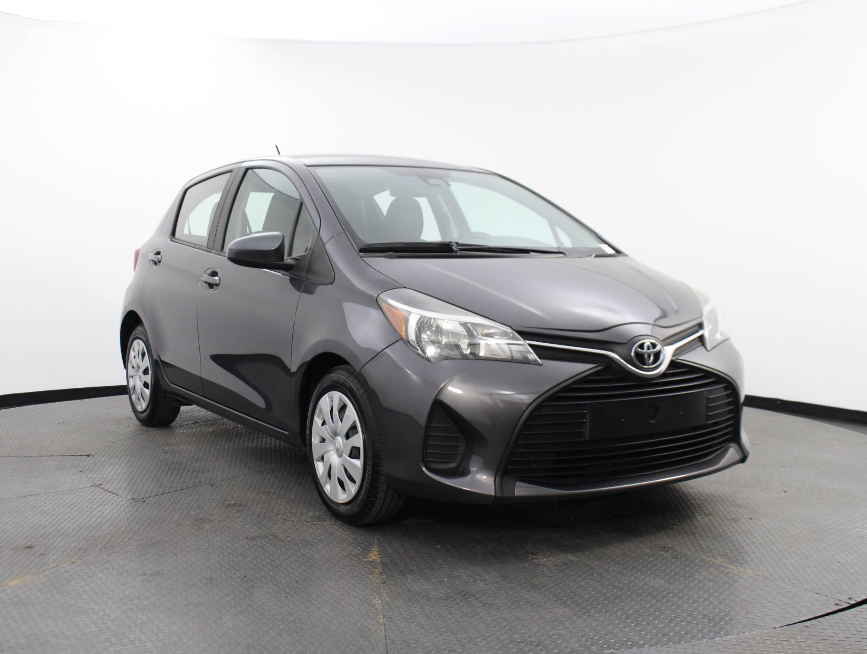 Used 2017 TOYOTA YARIS L for sale in MIAMI | 120520