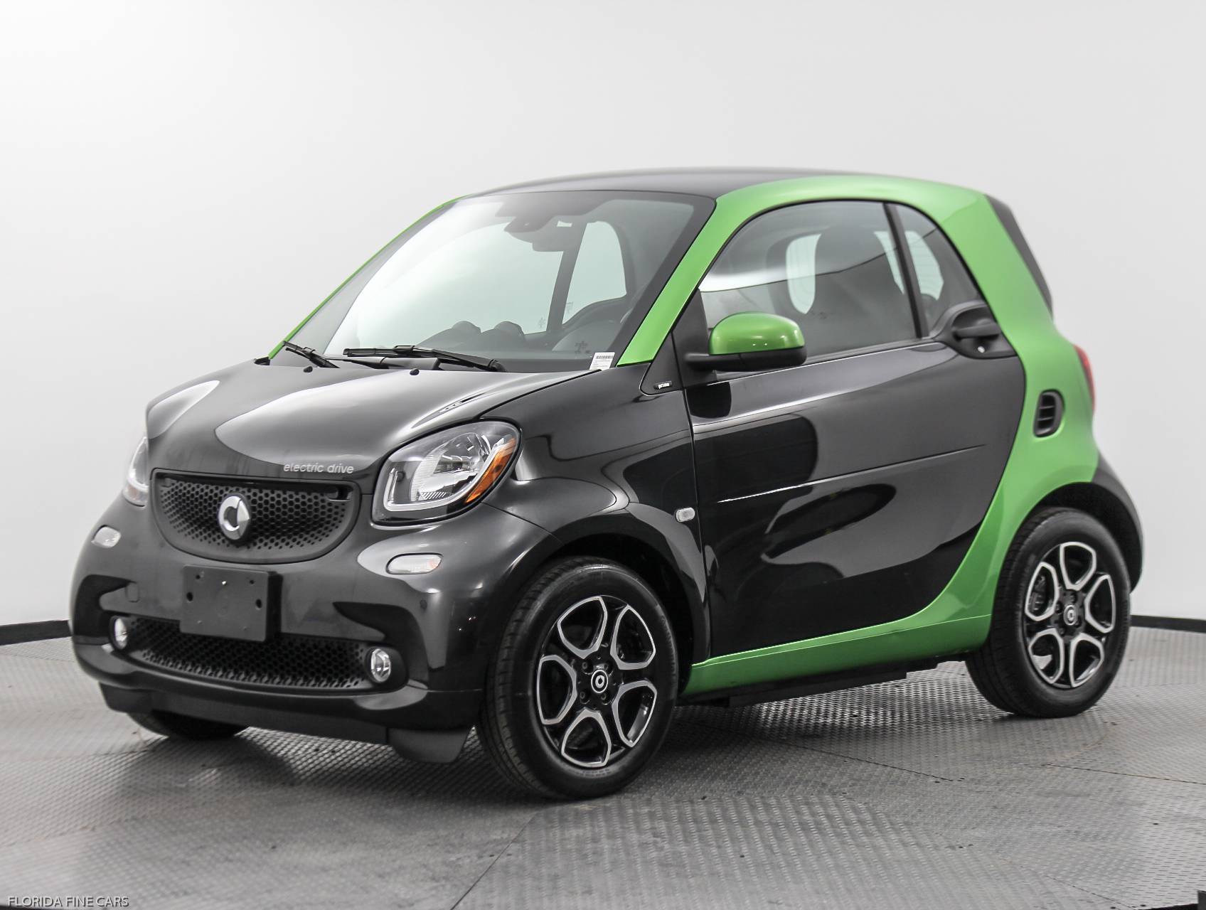 Florida Fine Cars - Used SMART FORTWO ELECTRIC DRIVE 2017 MIAMI PRIME