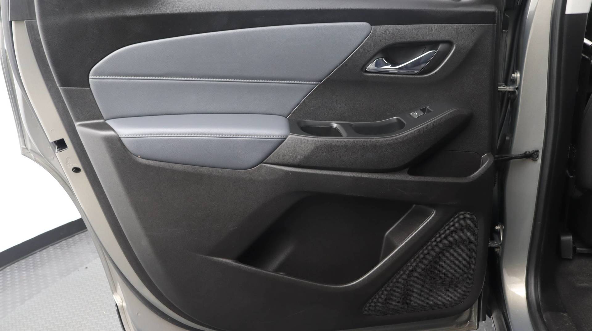 Florida Fine Cars - Used CHEVROLET TRAVERSE 2018 MIAMI LT CLOTH