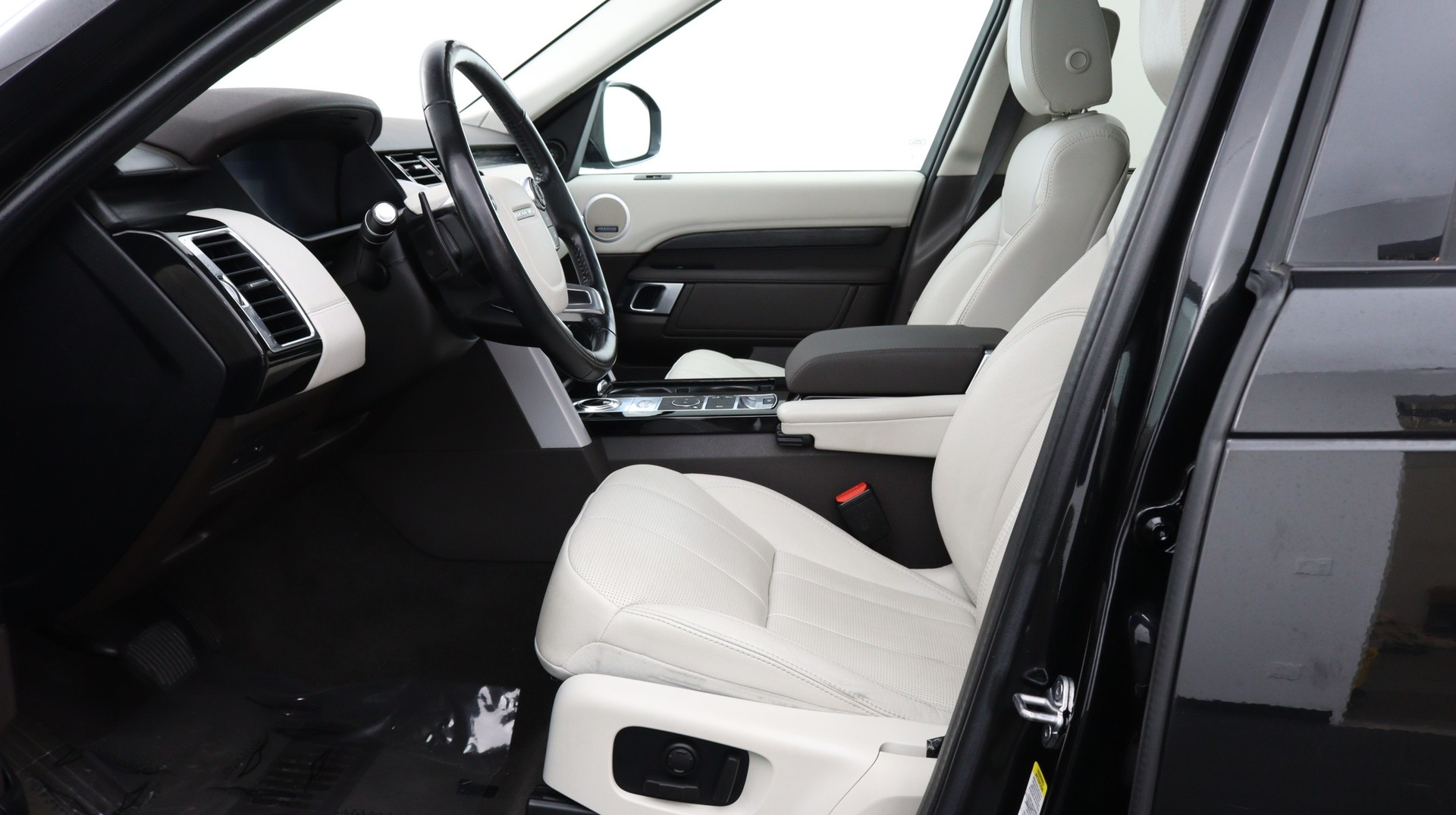 Florida Fine Cars - Used LAND ROVER DISCOVERY 2018 WEST PALM HSE