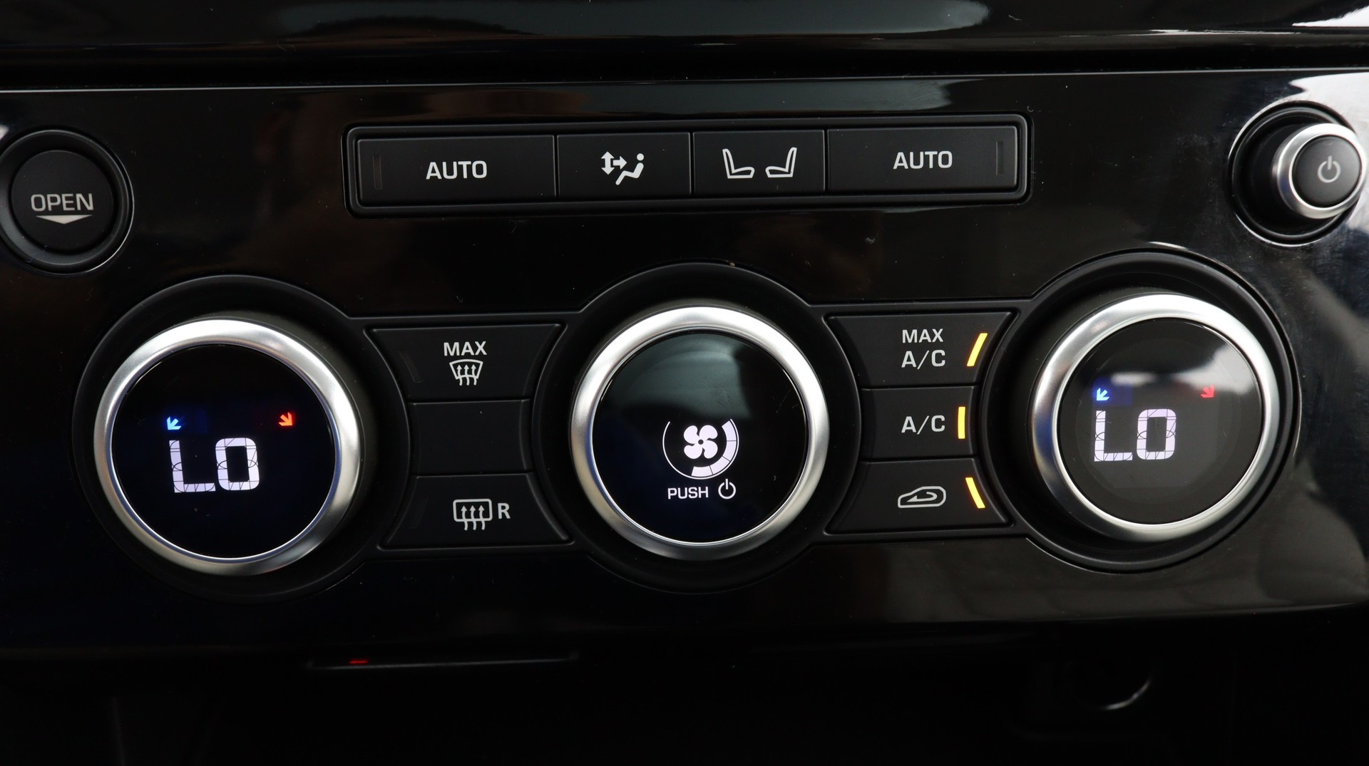 Florida Fine Cars - Used LAND ROVER DISCOVERY 2018 WEST PALM HSE