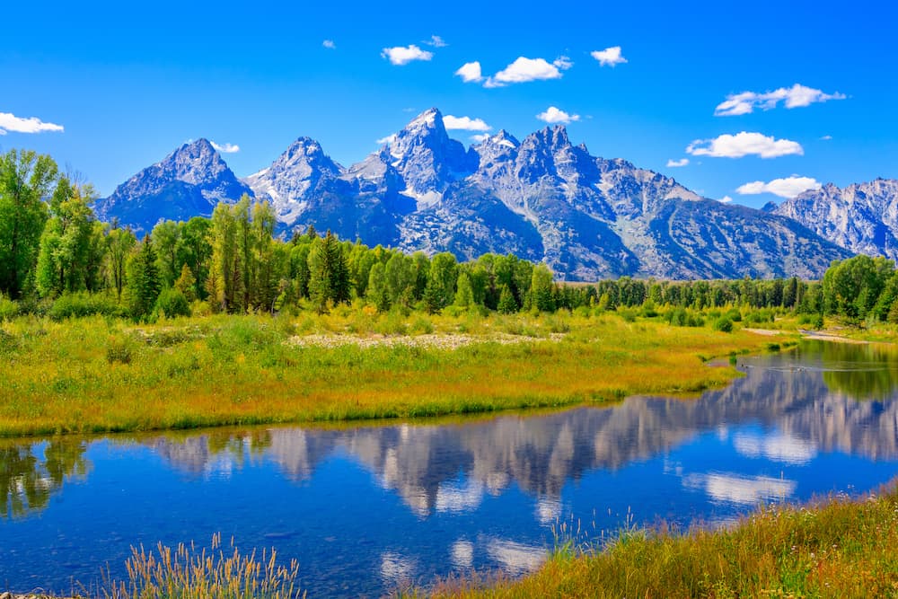 8 US Mountain Towns You Should Visit This Summer