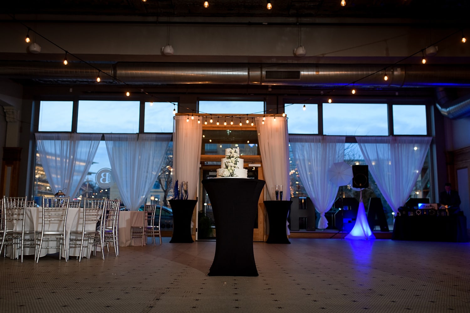 Des Moines wedding at bash