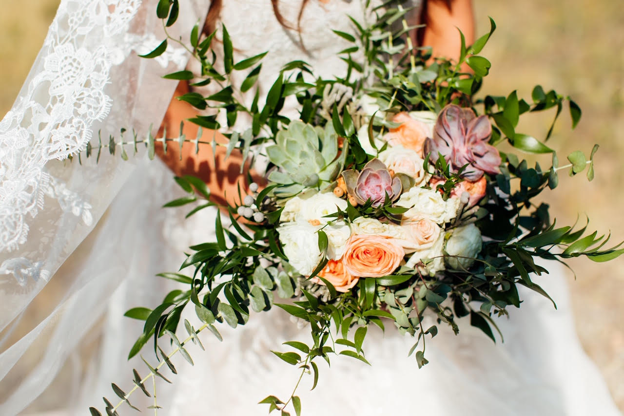 Why This Bride Chose This Diy Floral Service For Her Wedding Flowers