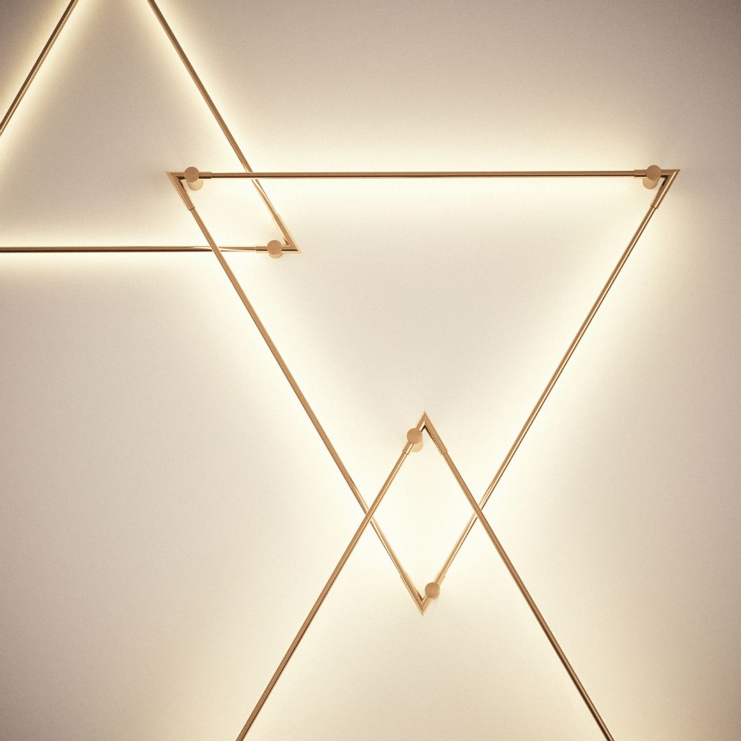 THIN Primaries Wall Mounted Triangle Product Img