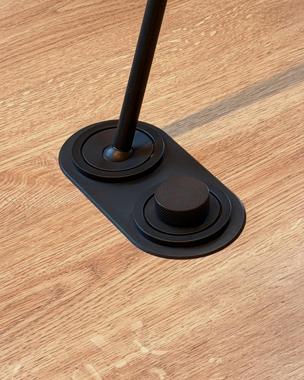 THIN Task Lamp with Dimmer Knob (Unifying Plate)