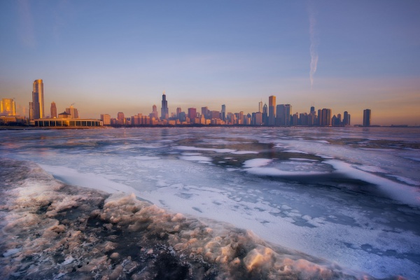 A cold winter morning overlooking the skyline of Chicago