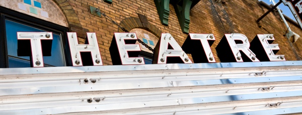 10-stunning-movie-palaces-that-are-now-legit-tourist-attractions-1230x470