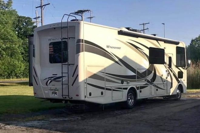 RVs For Sale in Brownstown, Michigan 48193 at RVCrazy.com