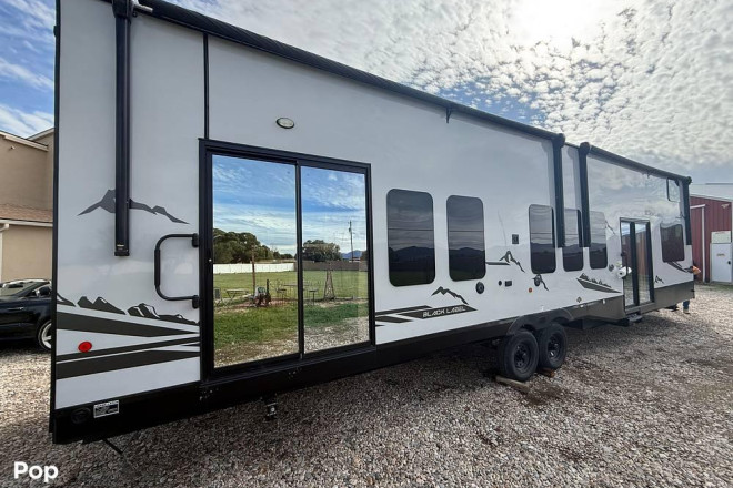 Other 39ALBL BLACK LABEL EDITION RVs For Sale at RVCrazy.com