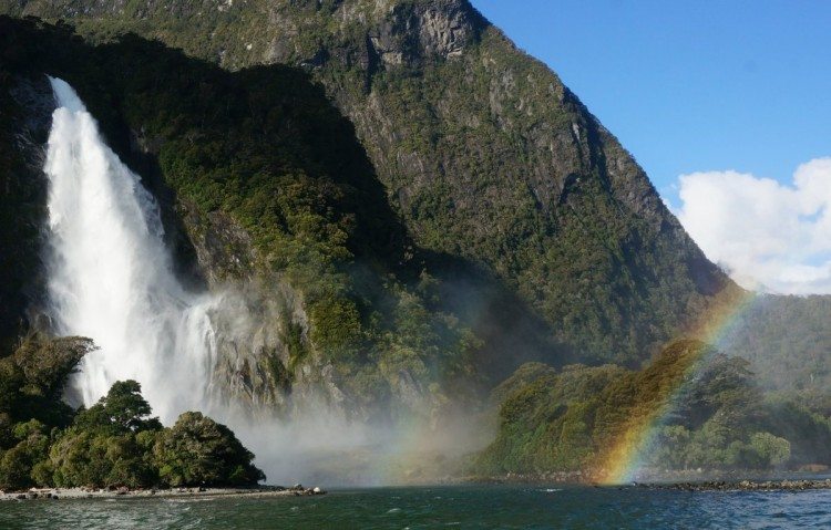 8 Amazing New Zealand Sights to Explore In Your Camper Van 