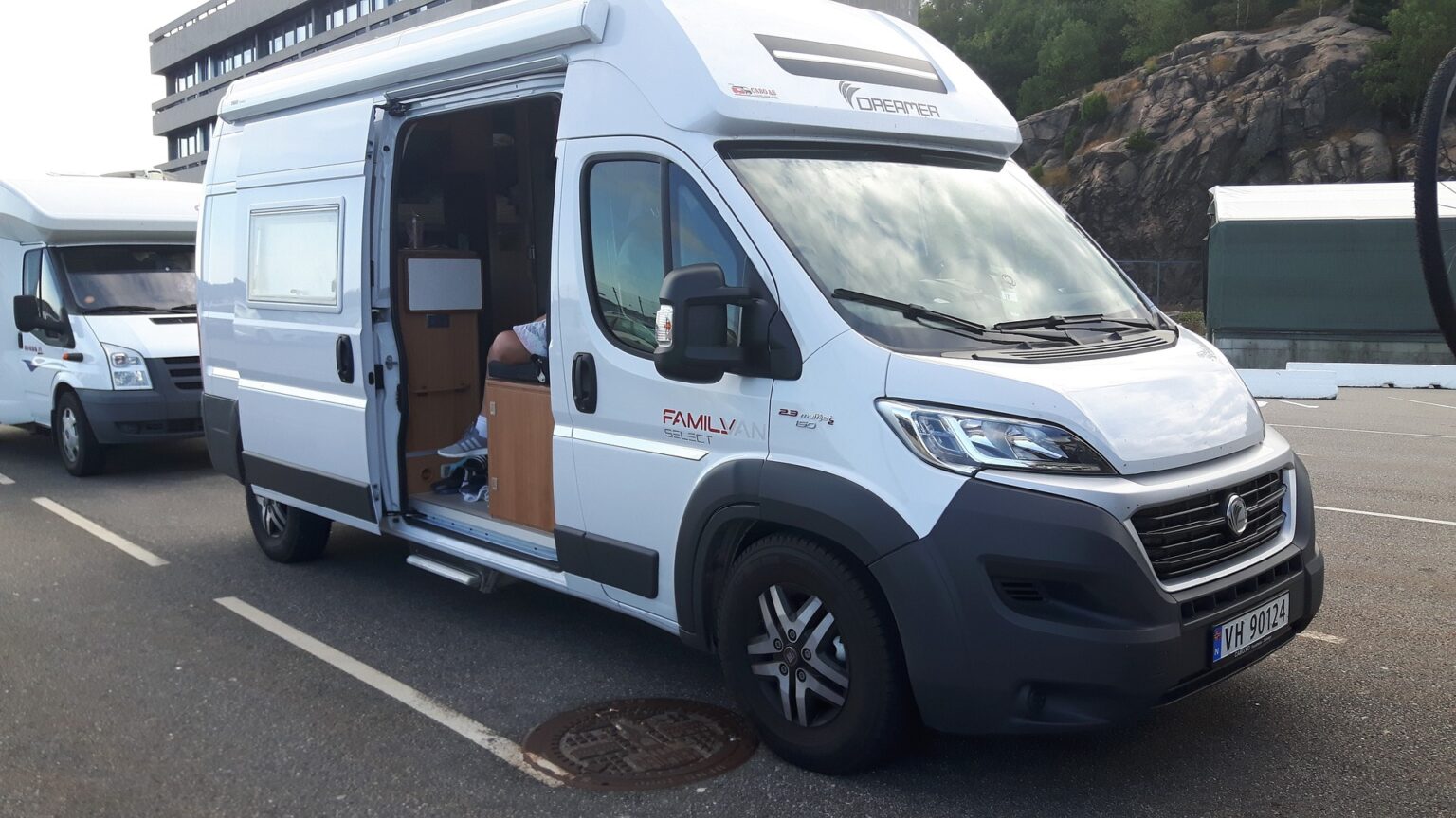 How Much do RVs Weigh? Updated 2021